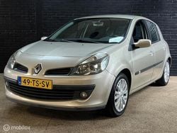 Beige Gebruikt 2007 Renault Clio II Dynamique Hatchback | € 2.499 (Eerlijke prijs)