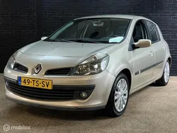 Beige Gebruikt 2007 Renault Clio II Dynamique Hatchback | € 2.750 (Eerlijke prijs)