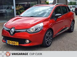 Rood Gebruikt 2015 Renault Clio GrandTour Expression Stationwagen | € 7.900 (Eerlijke prijs)