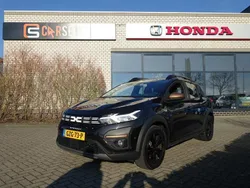 Zwart, metallic lak Gebruikt 2023 Dacia Sandero Extreme Hatchback | € 19.950 (Iets duurder)