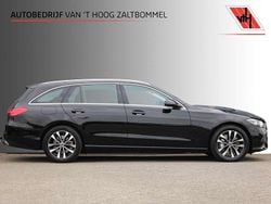 Zwart Gebruikt 2022 Mercedes C300e Business Stationwagen | € 36.900 (Goede deal)