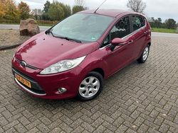 Rood Gebruikt 2013 Ford Fiesta Titanium Hatchback | € 4.950 (Eerlijke prijs)