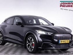 Zwart Gebruikt 2022 Ford Mustang Mach-E SUV | € 28.900 (Goede deal)