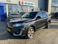 Zwart Gebruikt 2023 Suzuki Vitara SUV | € 26.450 (Eerlijke prijs)
