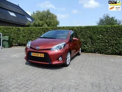 Rood Gebruikt 2013 Toyota Yaris Hatchback | € 8.500 (Eerlijke prijs)