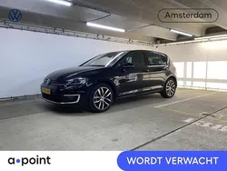 Zwart, metallic lak Gebruikt 2020 VW e-Golf Hatchback | € 13.949 (Eerlijke prijs)