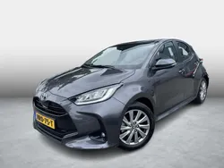Grijs Gebruikt 2023 Toyota Yaris Hybrid Hatchback | € 23.499 (Eerlijke prijs)