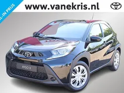 Zwart Nieuw 2024 Toyota Aygo Play Hatchback | € 22.990 (Goede deal)