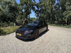 Zwart Gebruikt 2017 VW Golf VII GTI Stationwagen | € 24.000 (Iets duurder)