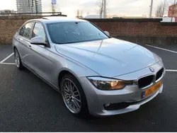 Grijs Gebruikt 2014 BMW 318 Executive Sedan | € 9.500 (Eerlijke prijs)