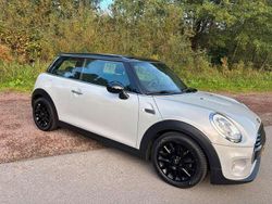 Wit Gebruikt 2018 Mini Cooper Hatchback | € 10.950 (Super prijs)