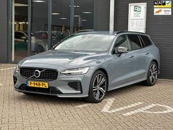 Grijs Gebruikt 2022 Volvo V60 R-Design Stationwagen | € 34.995 (Goede deal)