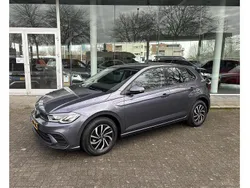 Grijs Gebruikt 2023 VW Polo Life Hatchback | € 21.445 (Eerlijke prijs)
