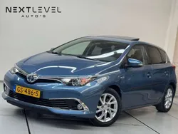 Blauw Gebruikt 2015 Toyota Auris Hybrid Executive Hatchback | € 14.450 (Eerlijke prijs)