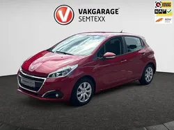 Rood Gebruikt 2016 Peugeot 208 Hatchback | € 8.950 (Eerlijke prijs)