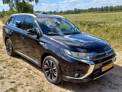 Zwart Gebruikt 2015 Mitsubishi Outlander Edition SUV | € 13.500 (Eerlijke prijs)