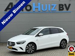 Wit Gebruikt 2021 Mercedes B250e Advantage MPV | € 24.990