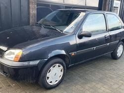 Zwart (metallic) Gebruikt 2002 Ford Fiesta Limited Hatchback | € 300 (Super prijs)