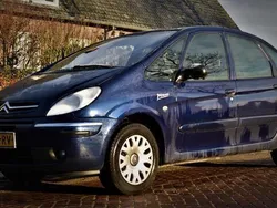 Blauw Gebruikt 2005 Citroën Xsara Picasso MPV | € 1.699 (Eerlijke prijs)