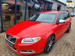 Rood Gebruikt 2010 Volvo V70 R-Design Stationwagen | € 14.945 (Iets duurder)
