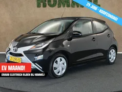 Zwart Gebruikt 2016 Toyota Aygo X-wave Hatchback | € 10.145 (Eerlijke prijs)
