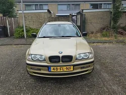 Goud Gebruikt 2000 BMW 318 Executive Stationwagen | € 1.750 (Goede deal)