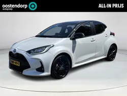 Wit Gebruikt 2023 Toyota Yaris Hybrid Executive Hatchback | € 25.900 (Eerlijke prijs)