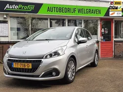 Grijs Gebruikt 2018 Peugeot 208 Allure Hatchback | € 10.450 (Duur)