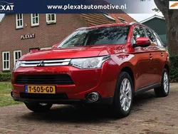 Rood Gebruikt 2014 Mitsubishi Outlander Intense SUV | € 14.945 (Super prijs)