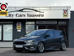 Grijs Gebruikt 2018 Ford Focus ST-Line Hatchback | € 17.500 (Eerlijke prijs)