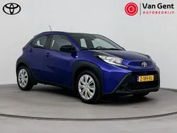 Blauw Gebruikt 2024 Toyota Aygo Play Hatchback | € 19.999 (Eerlijke prijs)