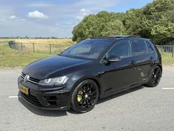 Zwart Gebruikt 2016 VW Golf VII R Stationwagen | € 19.999 (Goede deal)