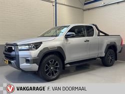 Grijs (metallic) Gebruikt 2022 Toyota HiLux Pickup | € 39.950