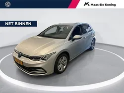 Grijs Gebruikt 2023 VW Golf VIII Life Hatchback | € 25.440 (Eerlijke prijs)
