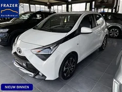 Wit Gebruikt 2019 Toyota Aygo X-play Hatchback | € 13.785 (Eerlijke prijs)