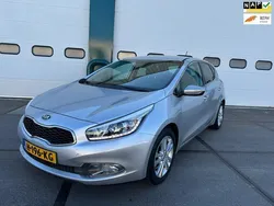 Grijs, metallic lak Gebruikt 2015 Kia Ceed Hatchback | € 7.925 (Iets duurder)