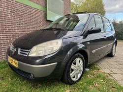 Grijs Gebruikt 2006 Renault Scénic II Luxe MPV | € 1.445 (Eerlijke prijs)
