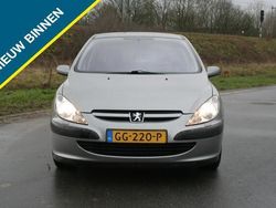 Grijs Gebruikt 2004 Peugeot 307 Griffe Hatchback | € 1.799 (Eerlijke prijs)