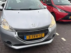 Grijs Gebruikt 2013 Peugeot 208 Active Hatchback | € 3.000 (Eerlijke prijs)