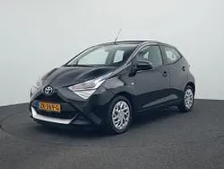 Zwart Gebruikt 2019 Toyota Aygo X-play Hatchback | € 11.745 (Eerlijke prijs)