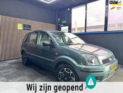 Groen, metallic lak Gebruikt 2003 Ford Fusion MPV | € 1.850 (Iets duurder)