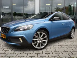 Blauw Gebruikt 2015 Volvo V40 CC Summum Stationwagen | € 16.900 (Eerlijke prijs)