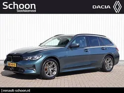 Blauw Gebruikt 2020 BMW 320 Executive Stationwagen | € 27.450 (Eerlijke prijs)