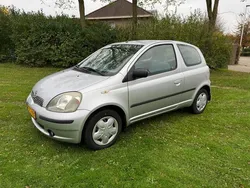 Grijs Gebruikt 2000 Toyota Yaris Sol Hatchback | € 1.690 (Eerlijke prijs)