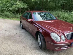 Rood Gebruikt 2003 Mercedes E240 Avantgarde Sedan | € 5.500 (Goede deal)