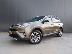 Bruin Gebruikt 2016 Toyota RAV4 Hybrid Style SUV | € 19.745 (Eerlijke prijs)