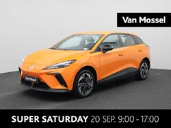 Oranje Nieuw 2025 MG MG4 EV Hatchback | € 25.100 (Super prijs)