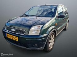 Groen Gebruikt 2005 Ford Fusion Futura MPV | € 999
