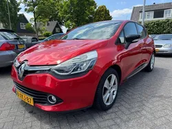 Rood Gebruikt 2014 Renault Clio IV Expression Hatchback | € 2.999 (Super prijs)