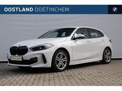 Wit Gebruikt 2021 BMW 118 Executive Hatchback | € 26.450 (Eerlijke prijs)
